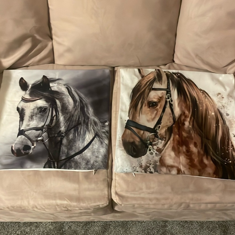Horse head throw pillow covers NEW ⭐️ smoke free home